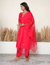 Magenta kurta set with embroidered sleeves and neck